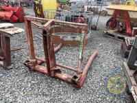 Red bale lifter