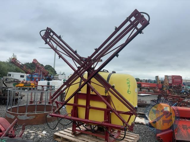 900 litre Hardi Sprayer