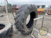 2x 520/70 R38 Michelin tyres - 2
