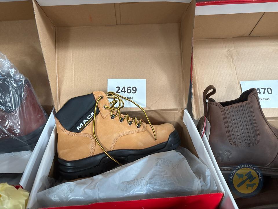 Size 7 Mac steel toe cap boots
