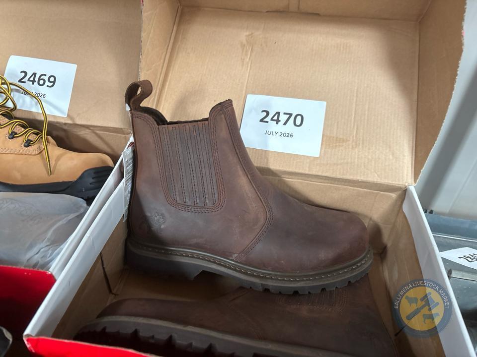 Size 10 Mac steel toe cap pull on boots