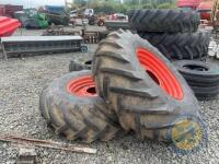 Set 18.4 R26 Rim & Tyre