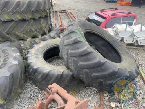 Selection of various sizes of tyres 6x tyres