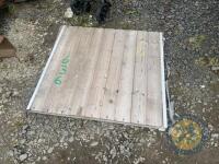 Wooden gate 1000mm wide x 1045 high - 2