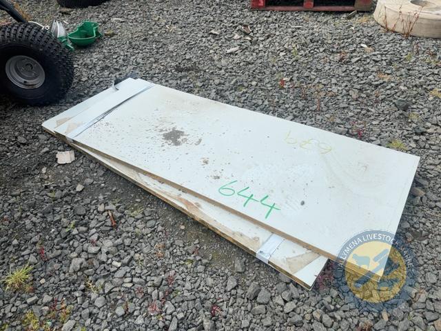 2x insulated side panels