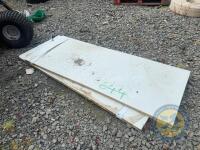 2x insulated side panels