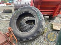 2x 480/65 R28 BKT tyres