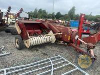 McCormick B47 International baler with shaft & handbook - 2