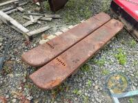 Set of skids for topper - 2