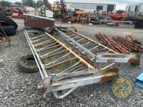 2x feed barriers