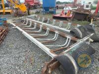 2x feed barriers - 3