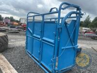 Blue taylor cattle crush - 2