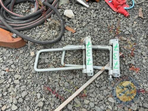 Pair of lely one way gates
