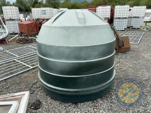 Beehive 600 gallon oil tank