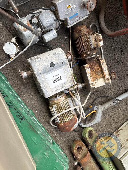 2x 2KW electric motor & gearbox