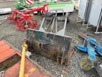 Grays lynkon power loader. New holland 40 series brackets - 2
