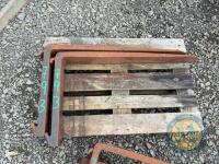 Pallet toes - 2