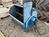 Mini much spreader