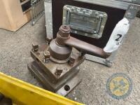 Leathe tool post - 2