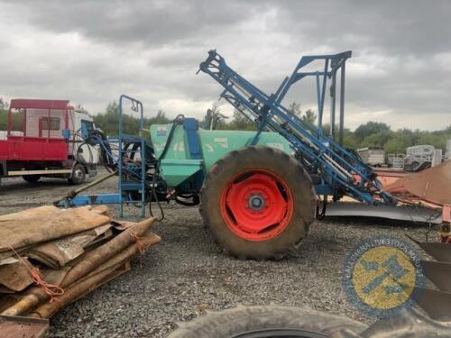 Sprayer modified for liquid fertiliser