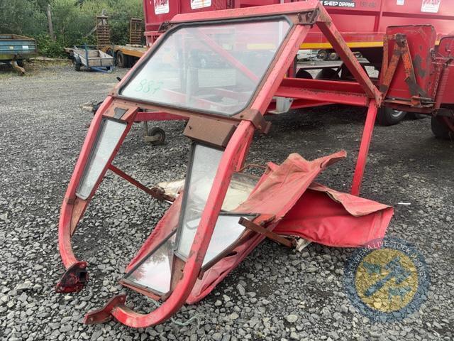 MF 135 Flexi cab