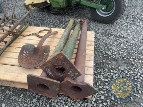 3x cast iron gate posts