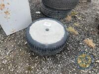 Clothes line base concrete