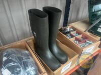 Size 11 wellingtons - 2