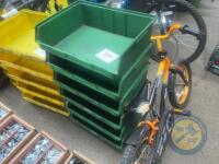 6 green parts trays