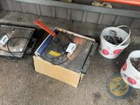 Tile cutter