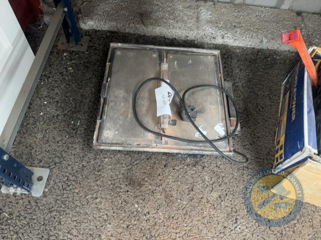 Tile cutter