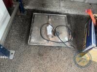 Tile cutter