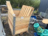 2x storage boxes - 2