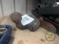 2x ball hitches - 3