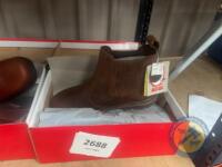 Size 13 pull of mack boots