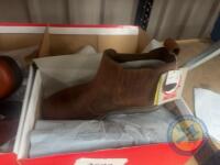 Size 13 pull of mack boots - 2