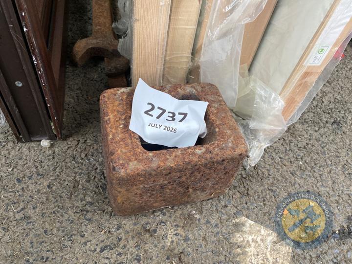 Antique weight