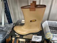 Apache boots size 12
