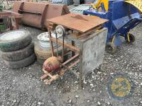 Small bench saw
