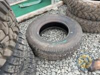 215/80/15 tyre - 3