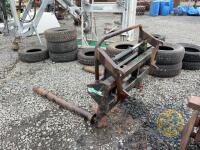 Bale handler with euro brackets - 2
