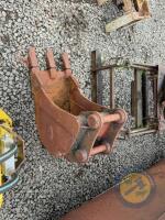 18' digger bucket - 4
