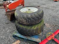 2x 6 stud wheels - 3