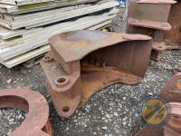 600 digging bucket no teeth 60mm pins