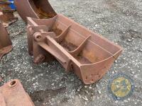 1800 sheugh bucket 60mm pins - 2