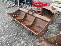 1800 sheugh bucket 60mm pins - 3