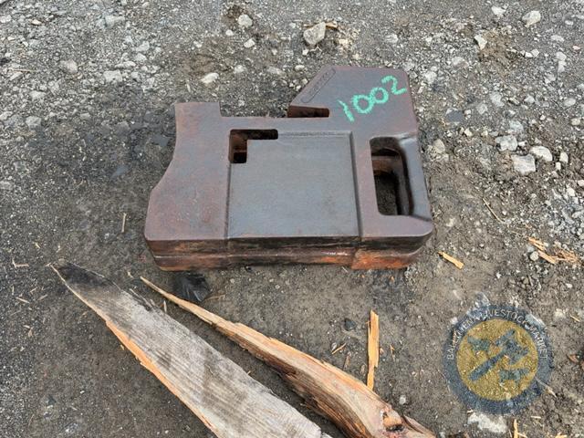 2x International tractor weights