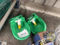4x green water drinkers