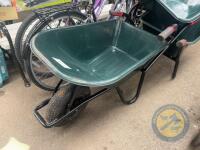 120L plastic wheel barrow