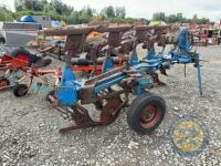 4 furrow reversible plough - 3